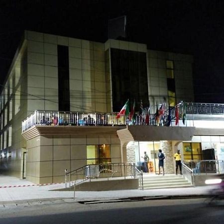 Mbayaville Hotel Douala Buitenkant foto