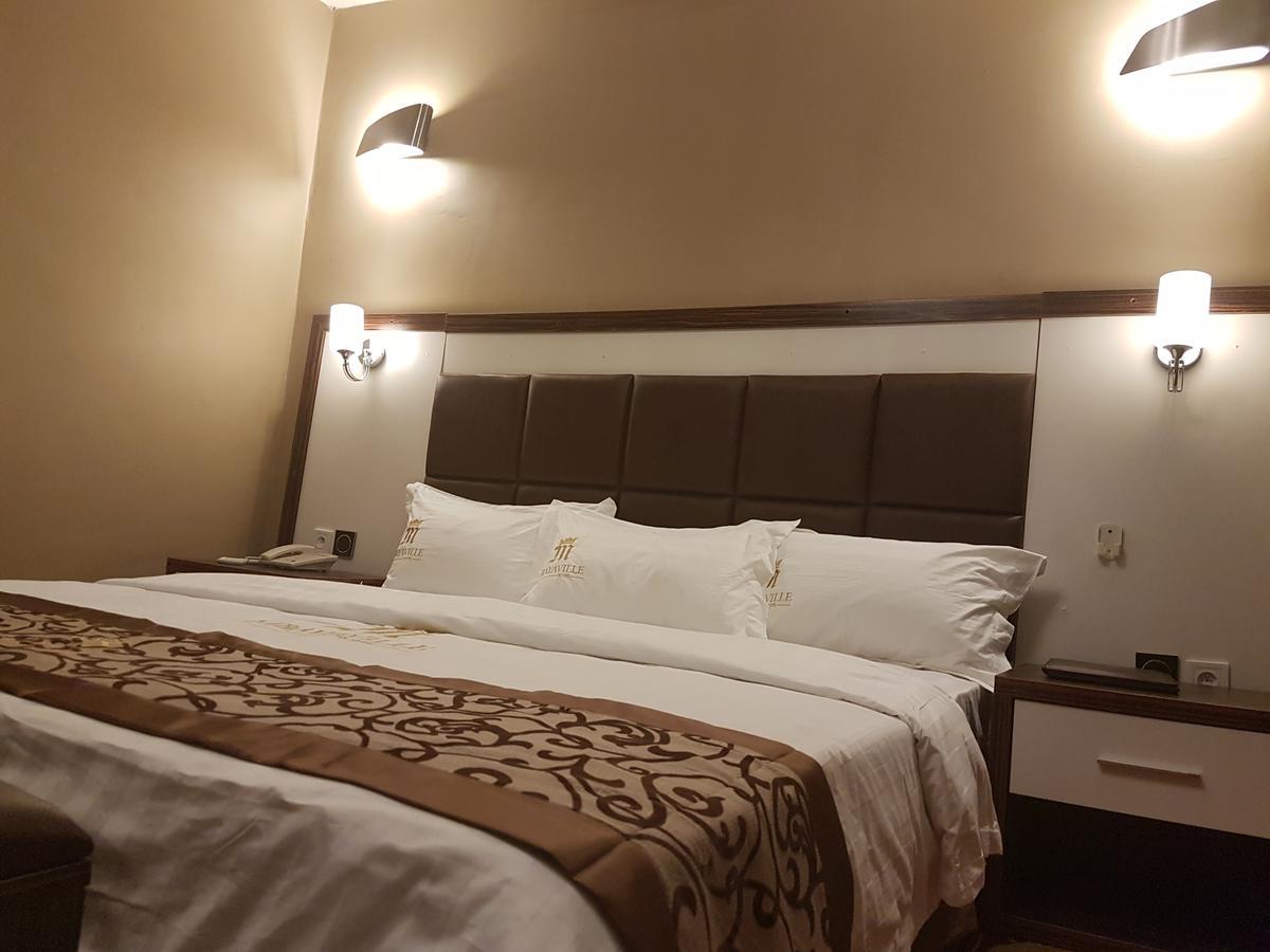 Mbayaville Hotel Douala Buitenkant foto