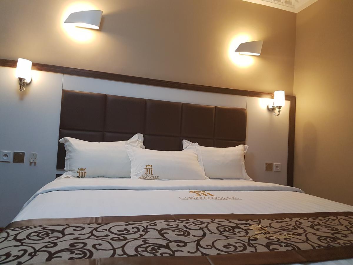 Mbayaville Hotel Douala Buitenkant foto