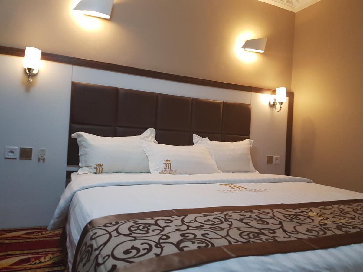 Mbayaville Hotel Douala Buitenkant foto