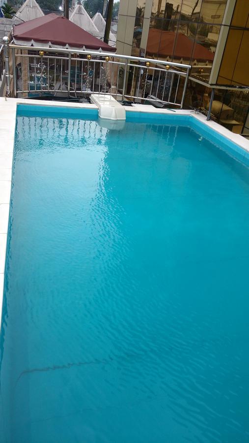 Mbayaville Hotel Douala Buitenkant foto